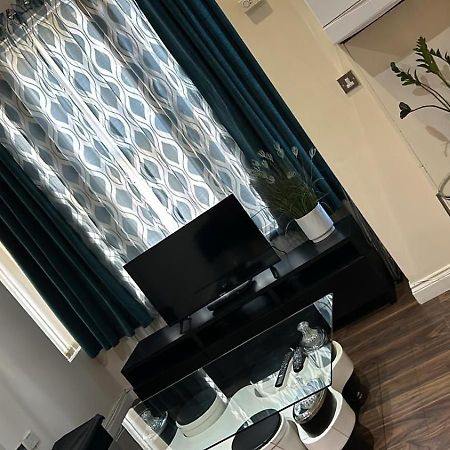 Luxurious 2 Bed Apartment Bedford Exteriör bild